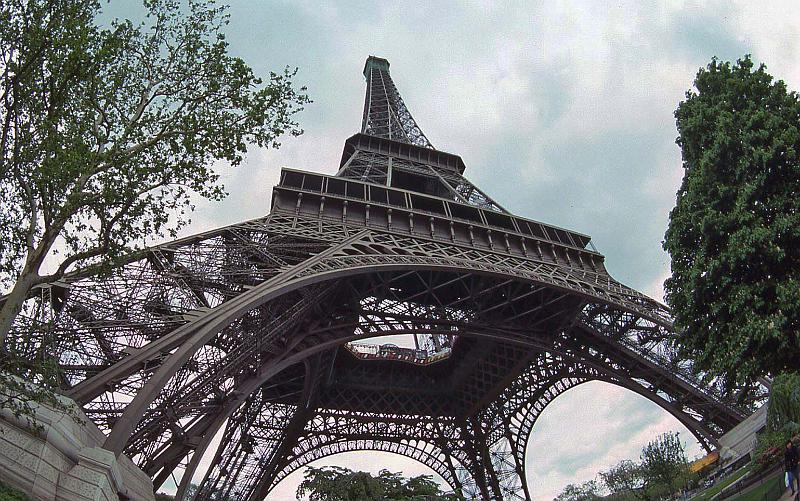 WT 2500 322-24 France 92 Paris La Tour Eiffel.jpg